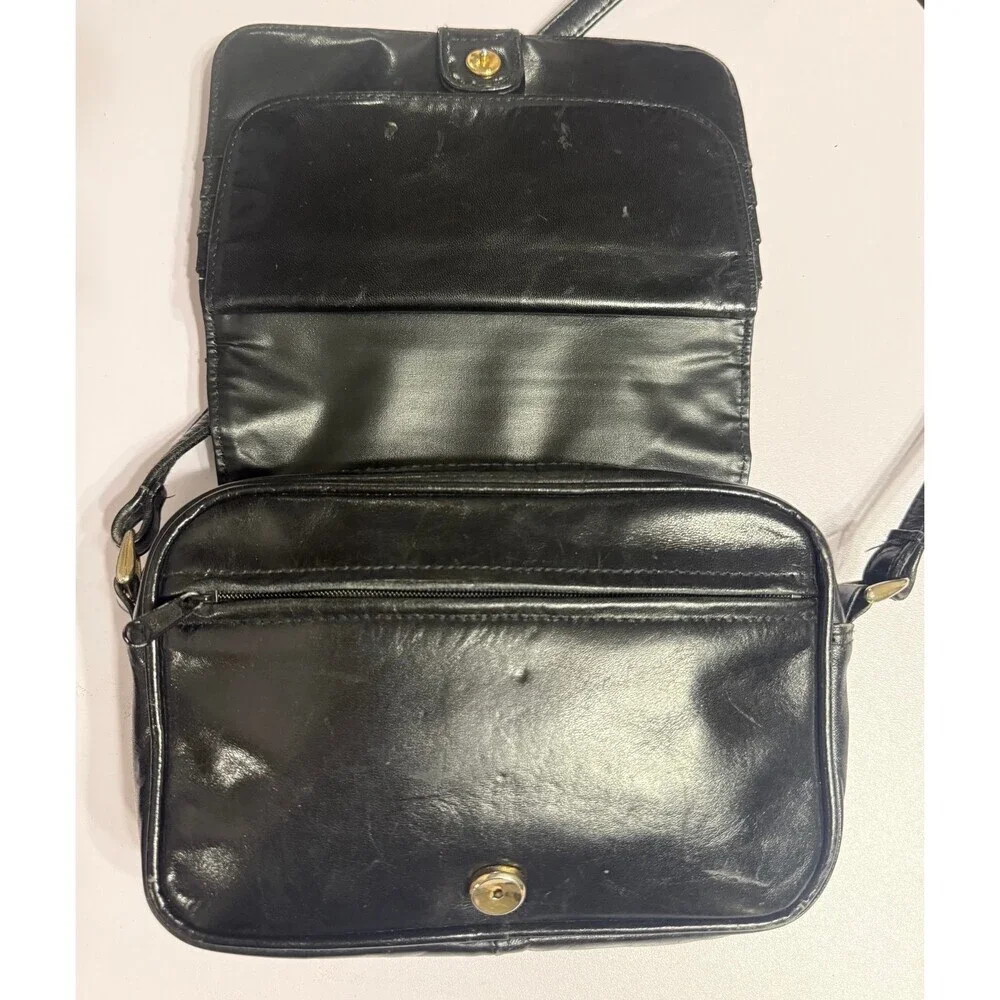 Black leather vintage Giorgio Beverly Hills crossbody purse - Picture 2 of 7